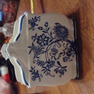 Vintage/antique blue onion pattern napkin holder